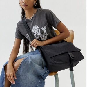 BAGGU UO exclusive Black Sport Messenger Bag
